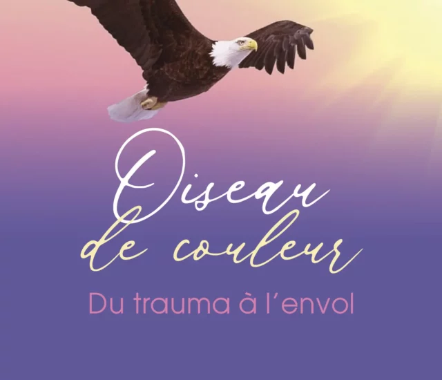 Entretien avec Wendkouni auteure d&rsquo;Oiseau de couleur – Du trauma à l&rsquo;envol